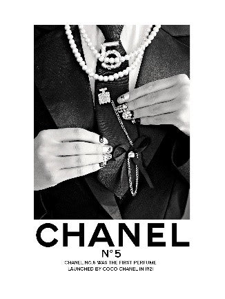 Chanel Shop Front B&W Print in Mirror Frame 100 x 50cm – Furniture DW